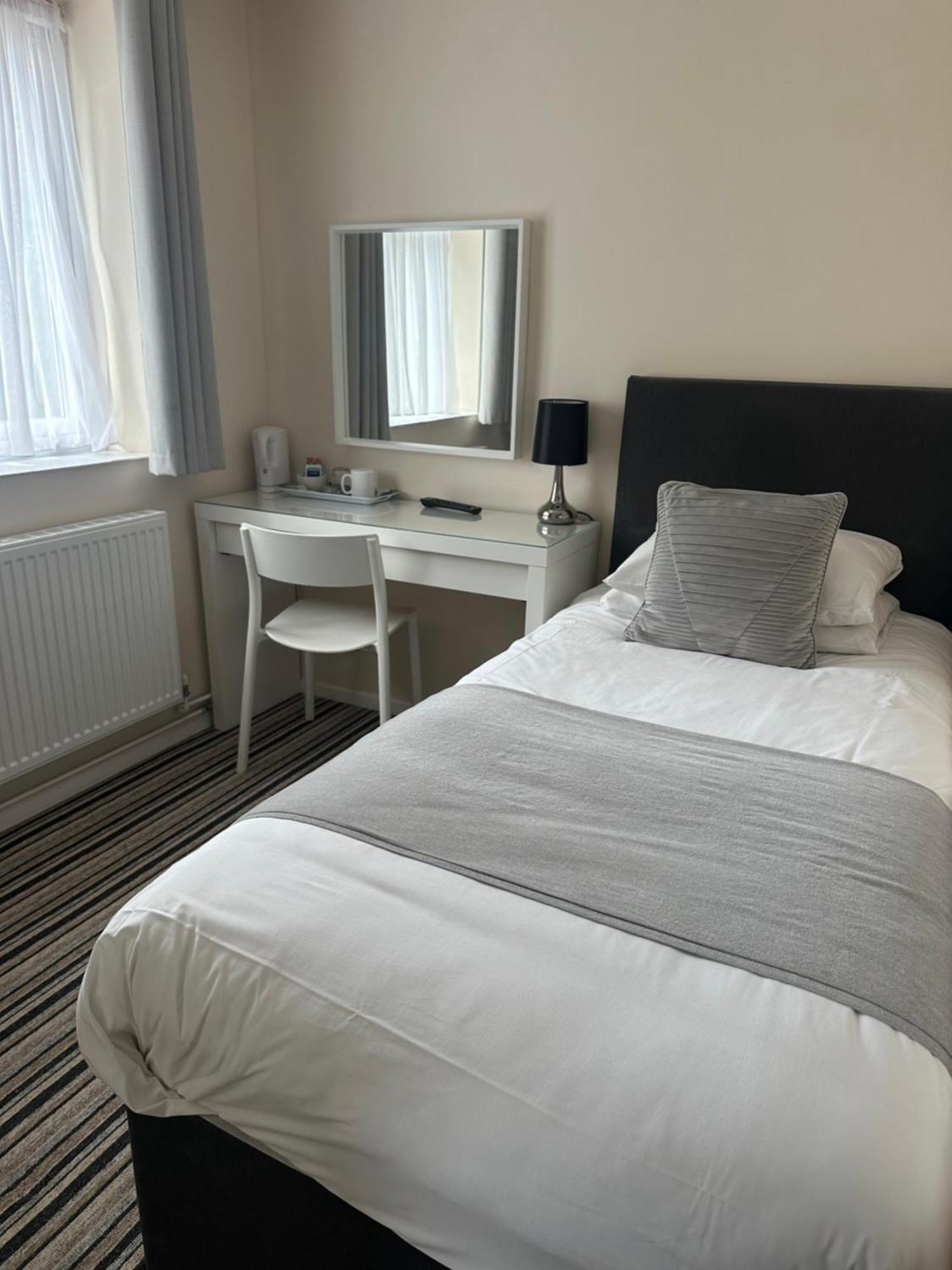 Alder Lodge Кембридж Екстер'єр фото